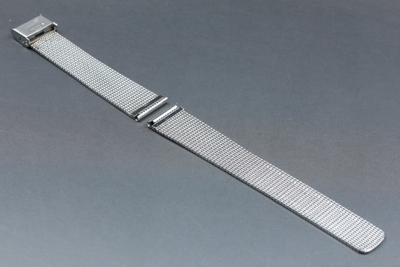Near MINT OMEGA Milanese/Mesh Band 2039 19mm Stainless Steel Silver Men Vintage