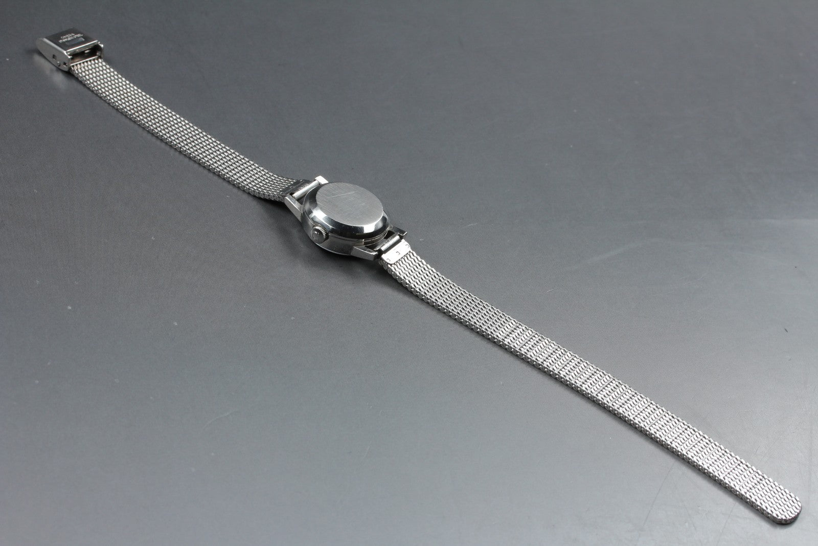 1969 Near MINT OMEGA Geneve 20mm 562.016 Automatic Silver Dial Women's Vintage
