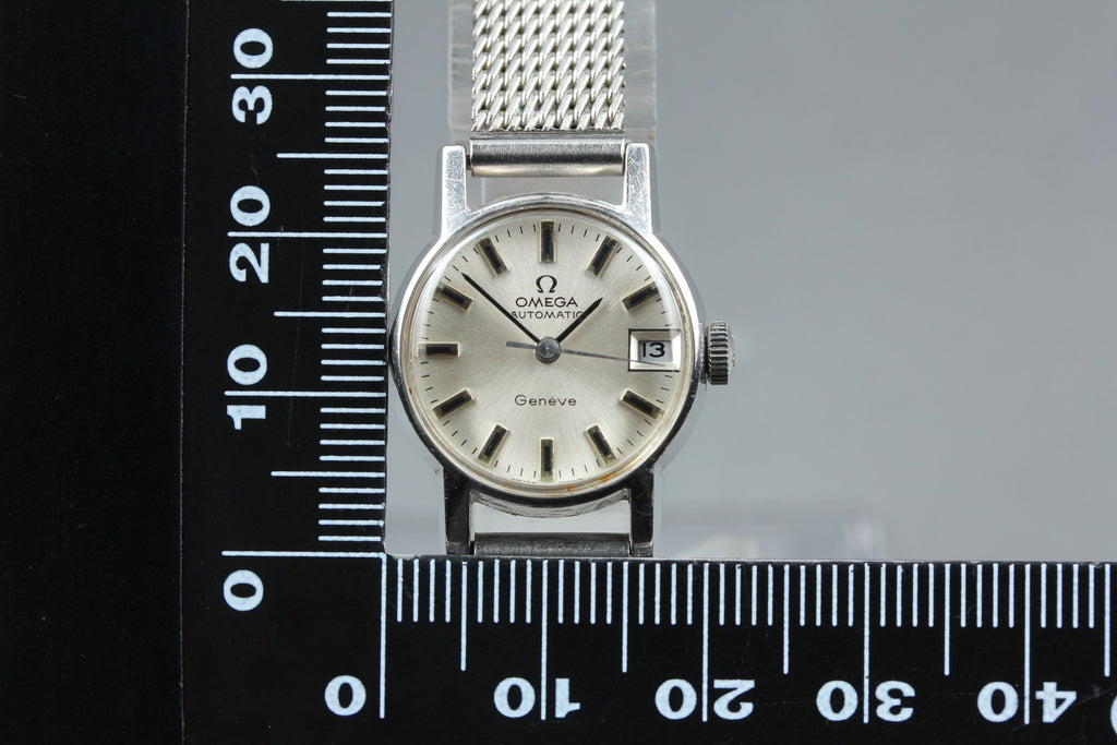 1969 Near MINT OMEGA Geneve 20mm 562.016 Automatic Silver Dial Women's Vintage