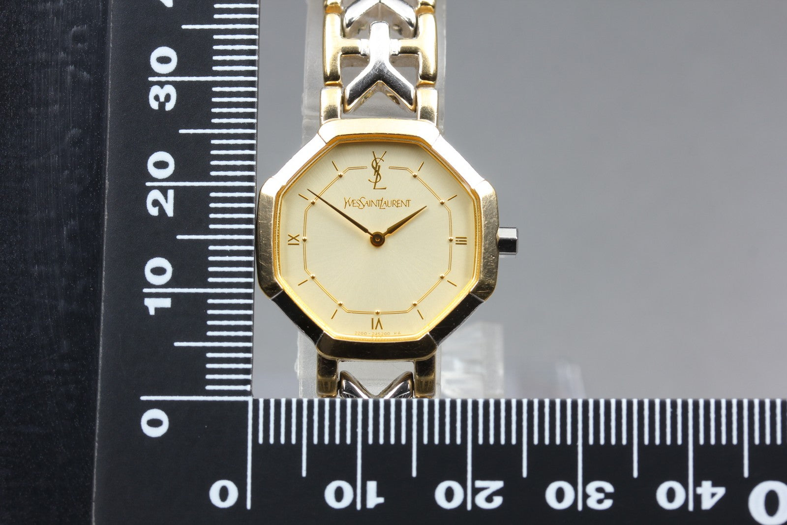 Near MINT Yves Saint Laurent 2200-241762 23mm Quartz Gold Octagon Women Vintage