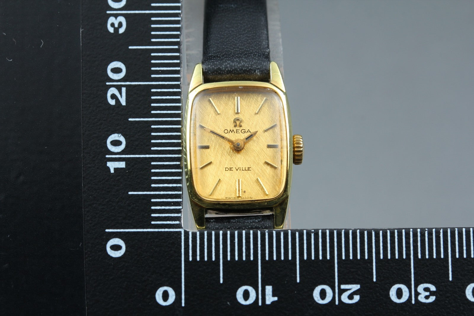 Serviced 1969 OMEGA De Ville 15mm 511.268 Manual Gold Dial Women's Vintage Exc+5