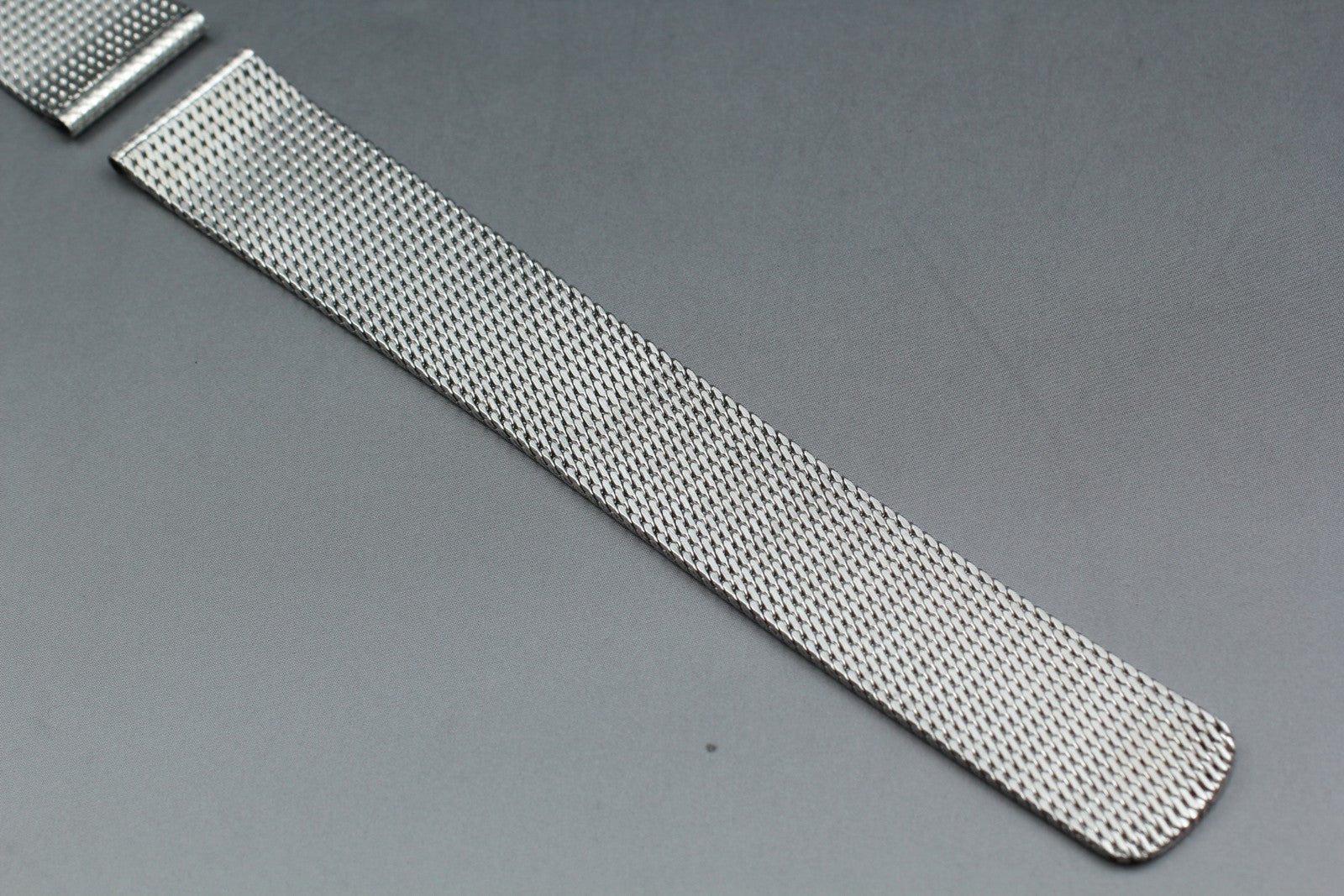 Near MINT OMEGA Milanese/Mesh Band 2038 18mm Stainless Steel Silver Men Vintage