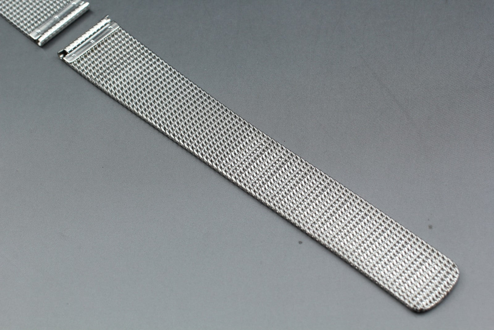 Near MINT OMEGA Milanese/Mesh Band 2038 18mm Stainless Steel Silver Men Vintage