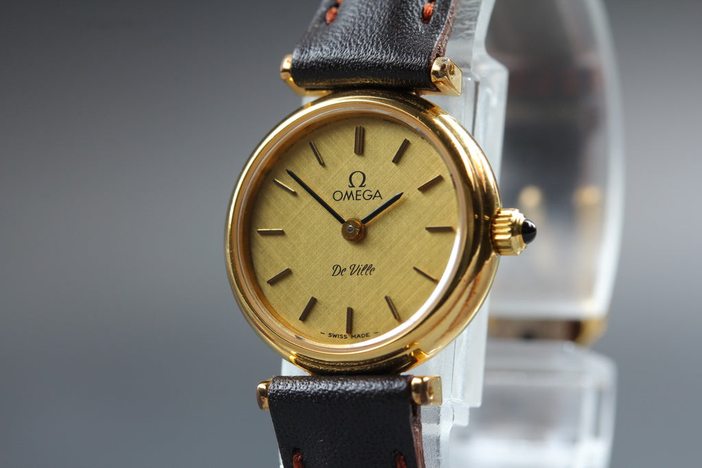 1979 Near MINT OMEGA De Ville 22mm 511.0565 Manual Gold Dial Women's Vintage