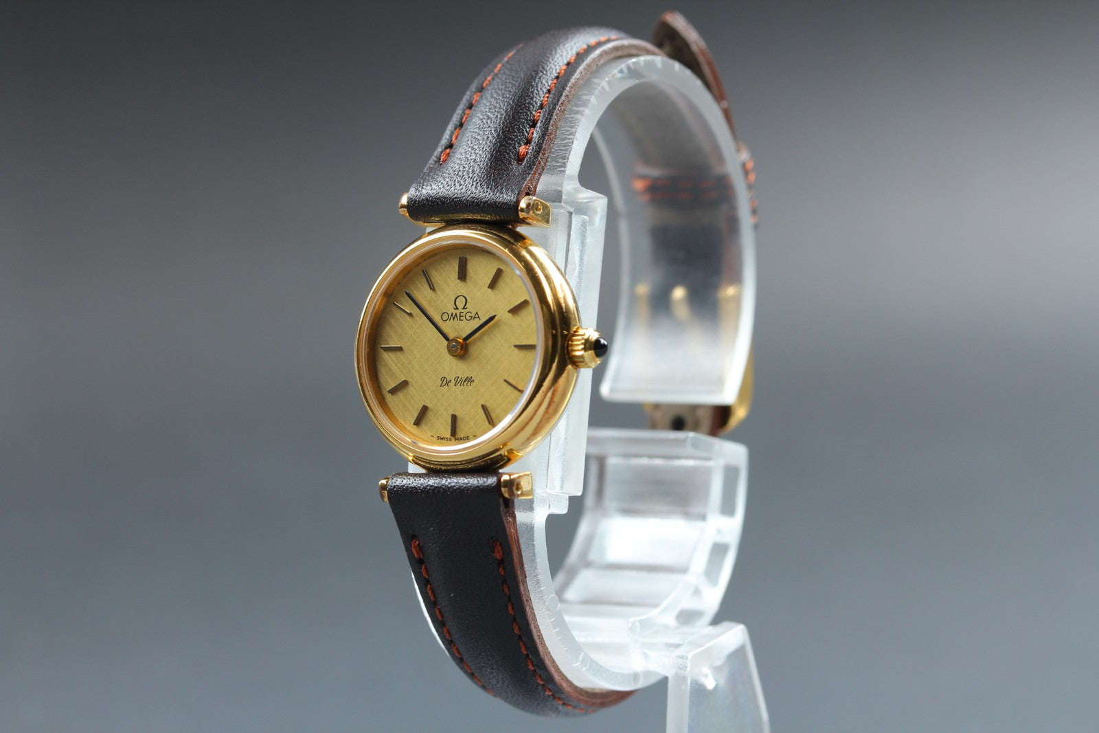 1979 Near MINT OMEGA De Ville 22mm 511.0565 Manual Gold Dial Women's Vintage