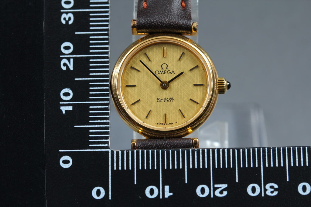 1979 Near MINT OMEGA De Ville 22mm 511.0565 Manual Gold Dial Women's Vintage