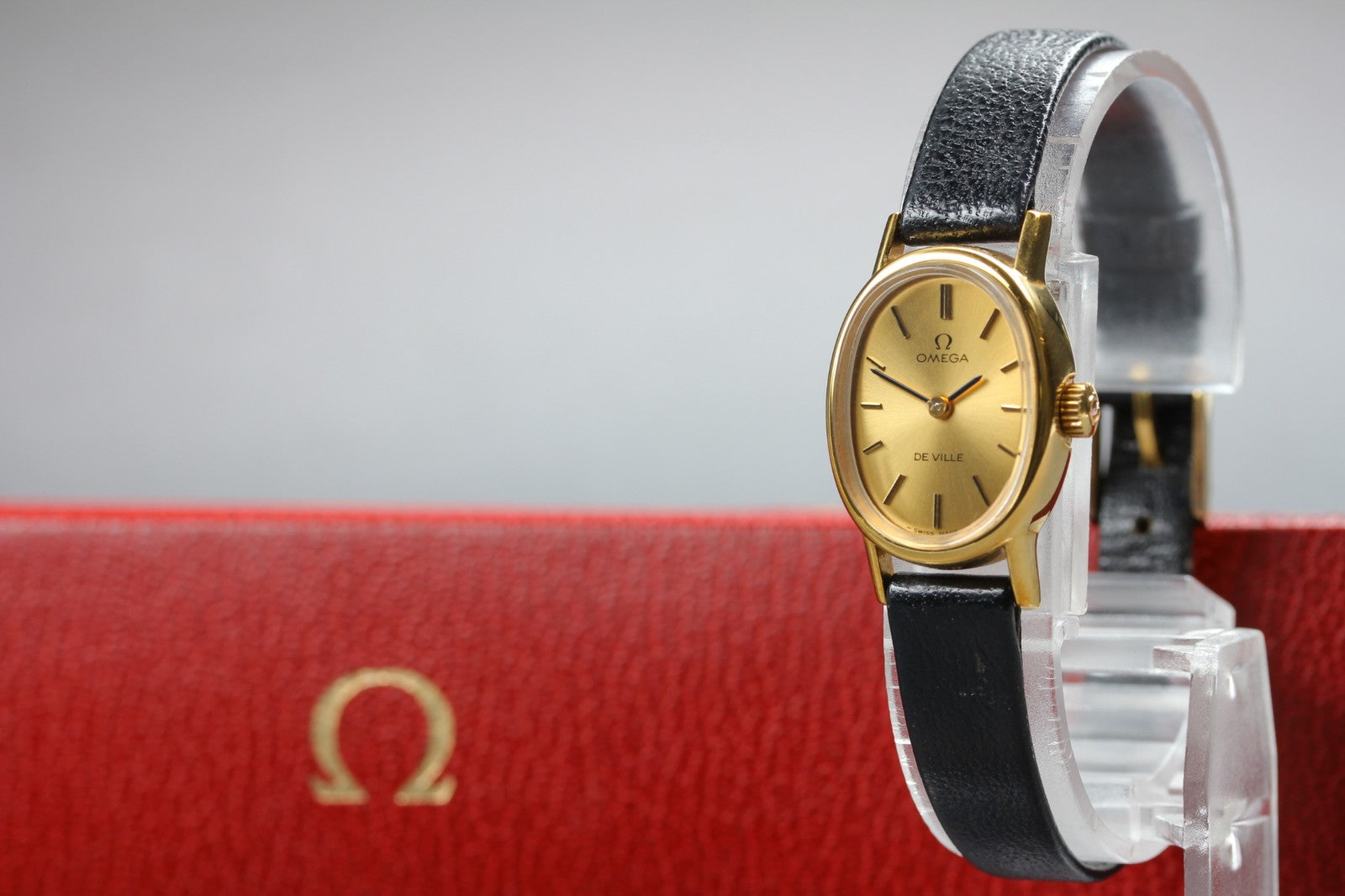 1977 Near MINT/Box OMEGA De Ville 18mm 511.0553 Manual Gold Dial Women's Vintage