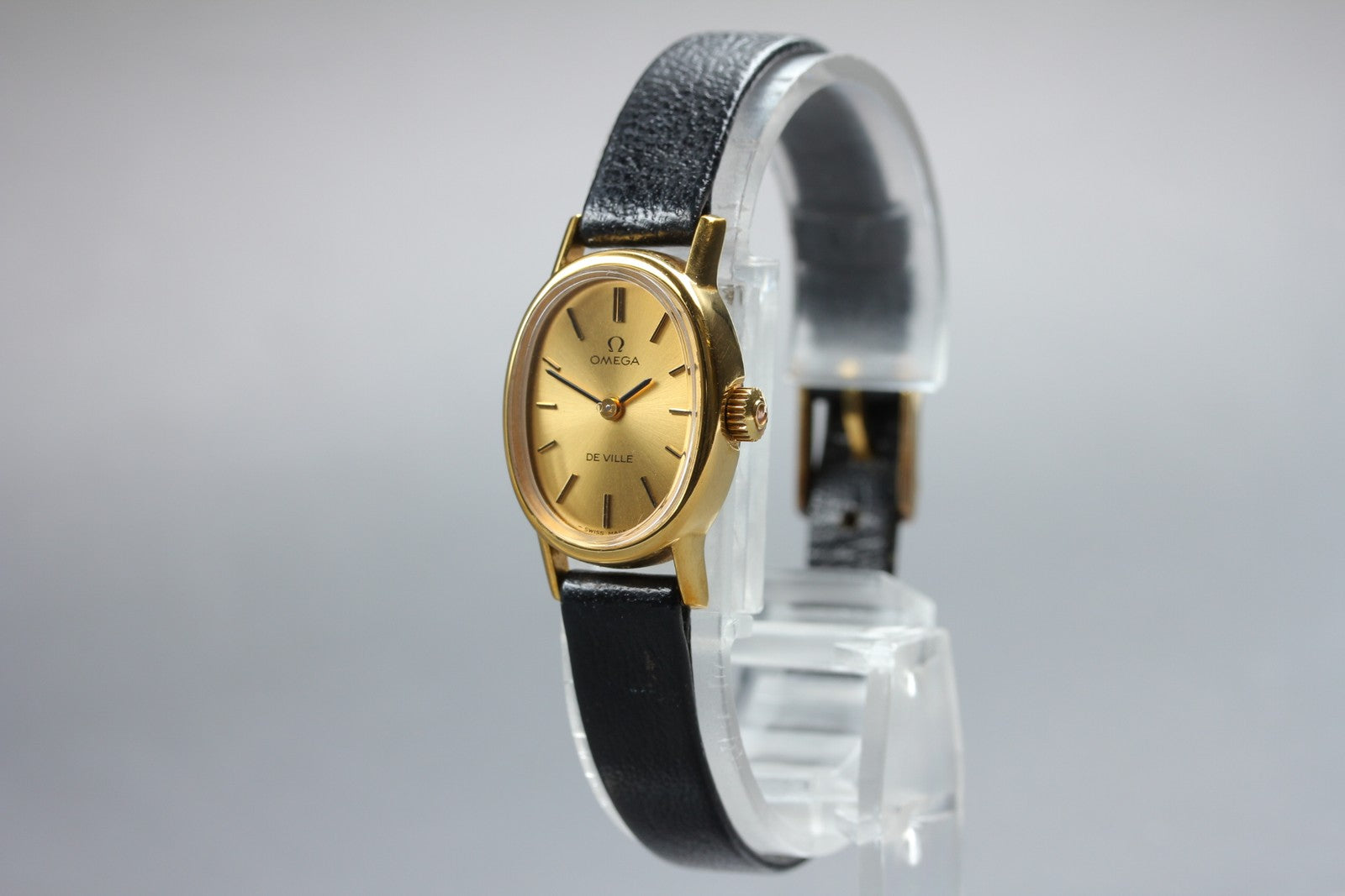 1977 Near MINT/Box OMEGA De Ville 18mm 511.0553 Manual Gold Dial Women's Vintage