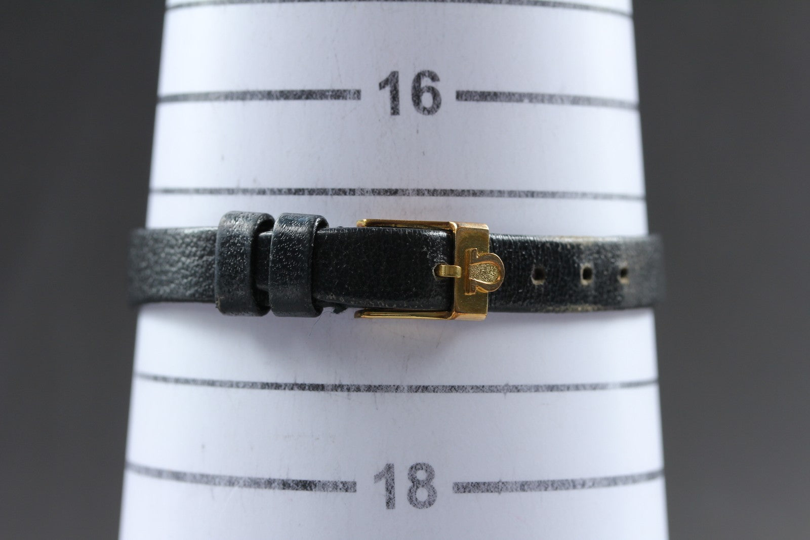 1977 Near MINT/Box OMEGA De Ville 18mm 511.0553 Manual Gold Dial Women's Vintage