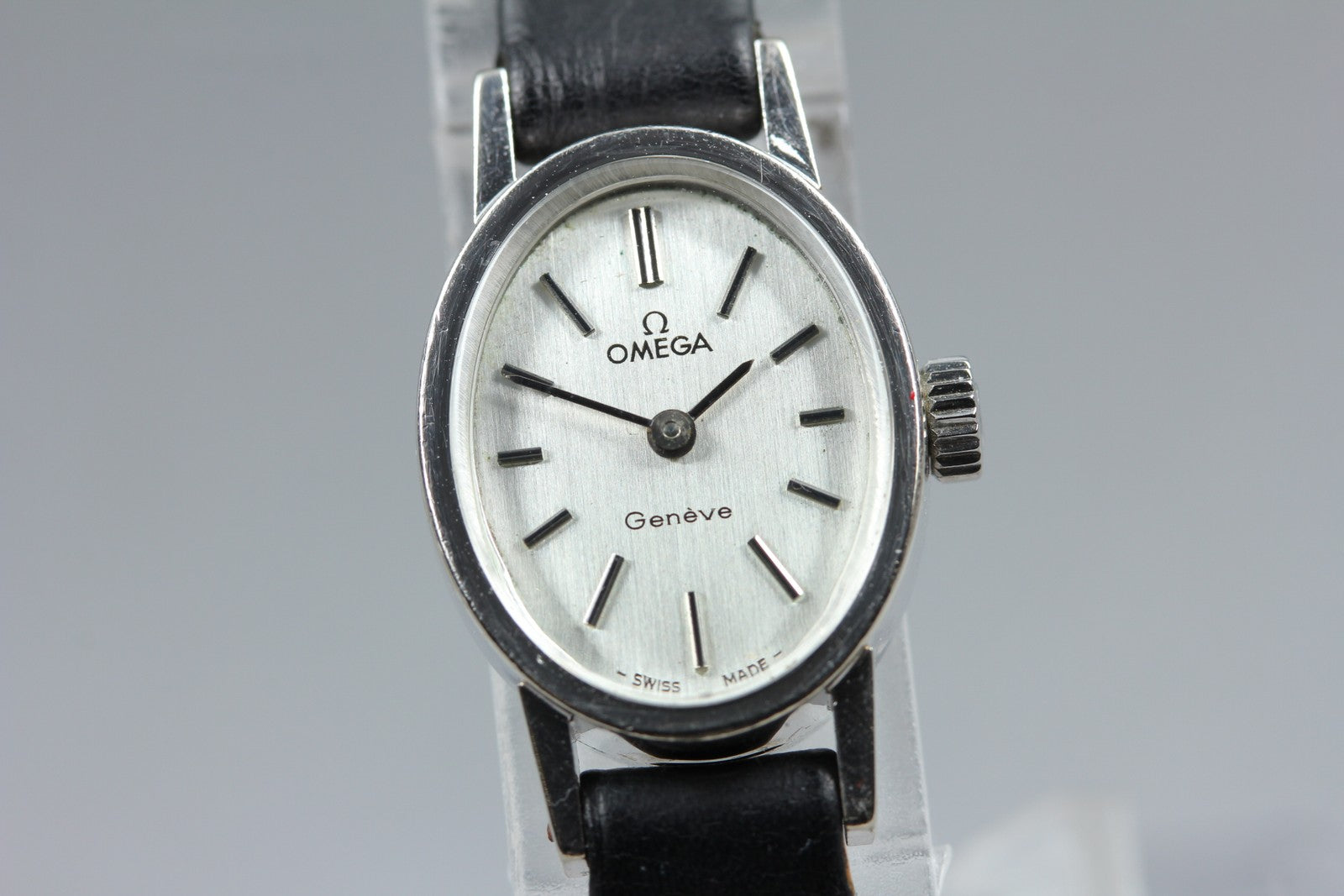 1970 Near MINT OMEGA Geneve 16mm 511.363 Manual Silver Dial Women's Vintage