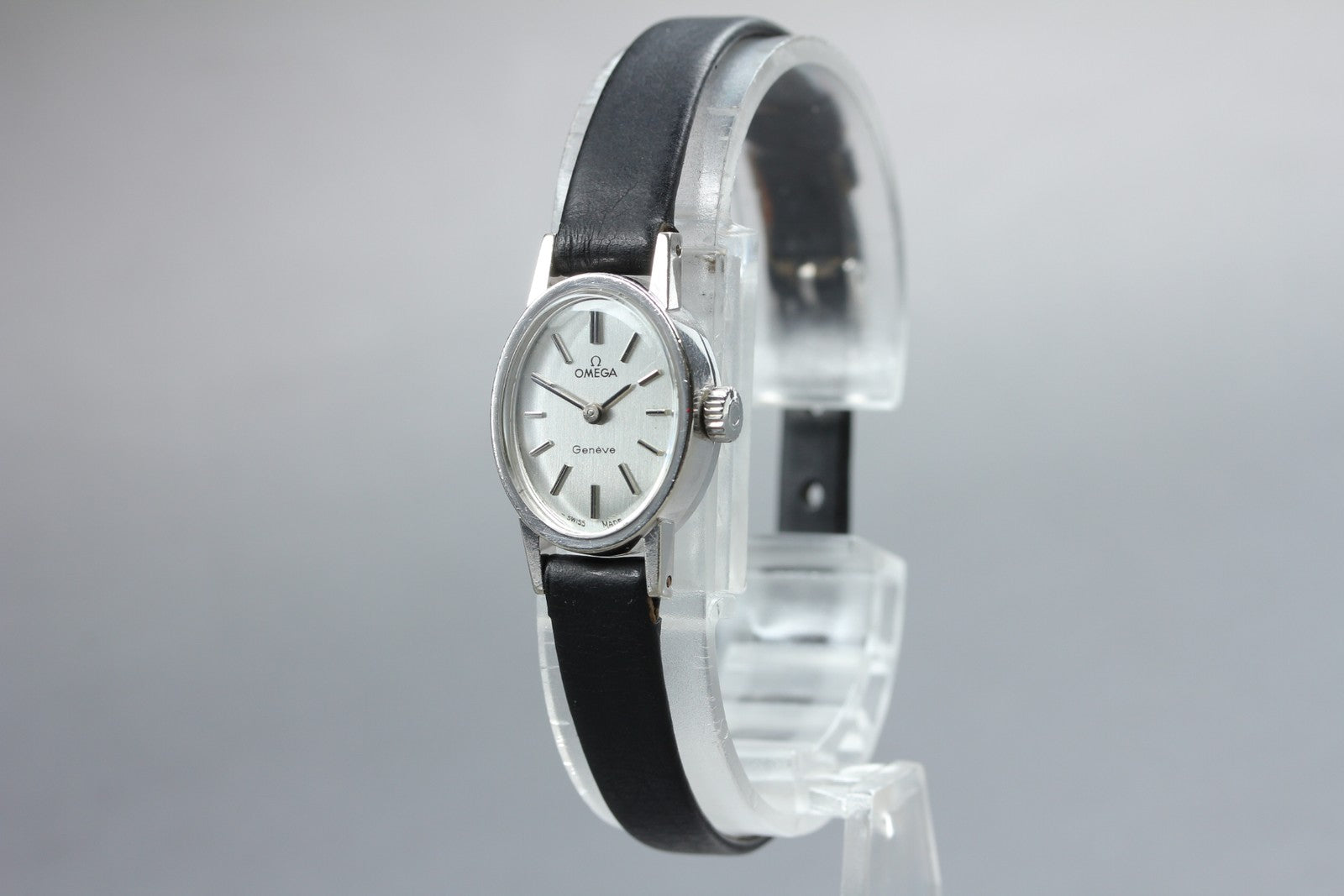 1970 Near MINT OMEGA Geneve 16mm 511.363 Manual Silver Dial Women's Vintage