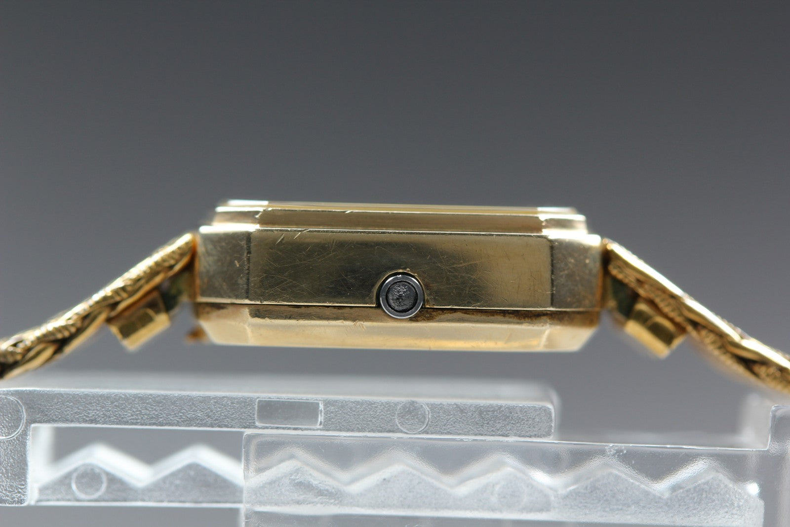 1980 Near MINT OMEGA De Ville 16mm 591.0115 Quartz Gold Roman Dial Women Vintage