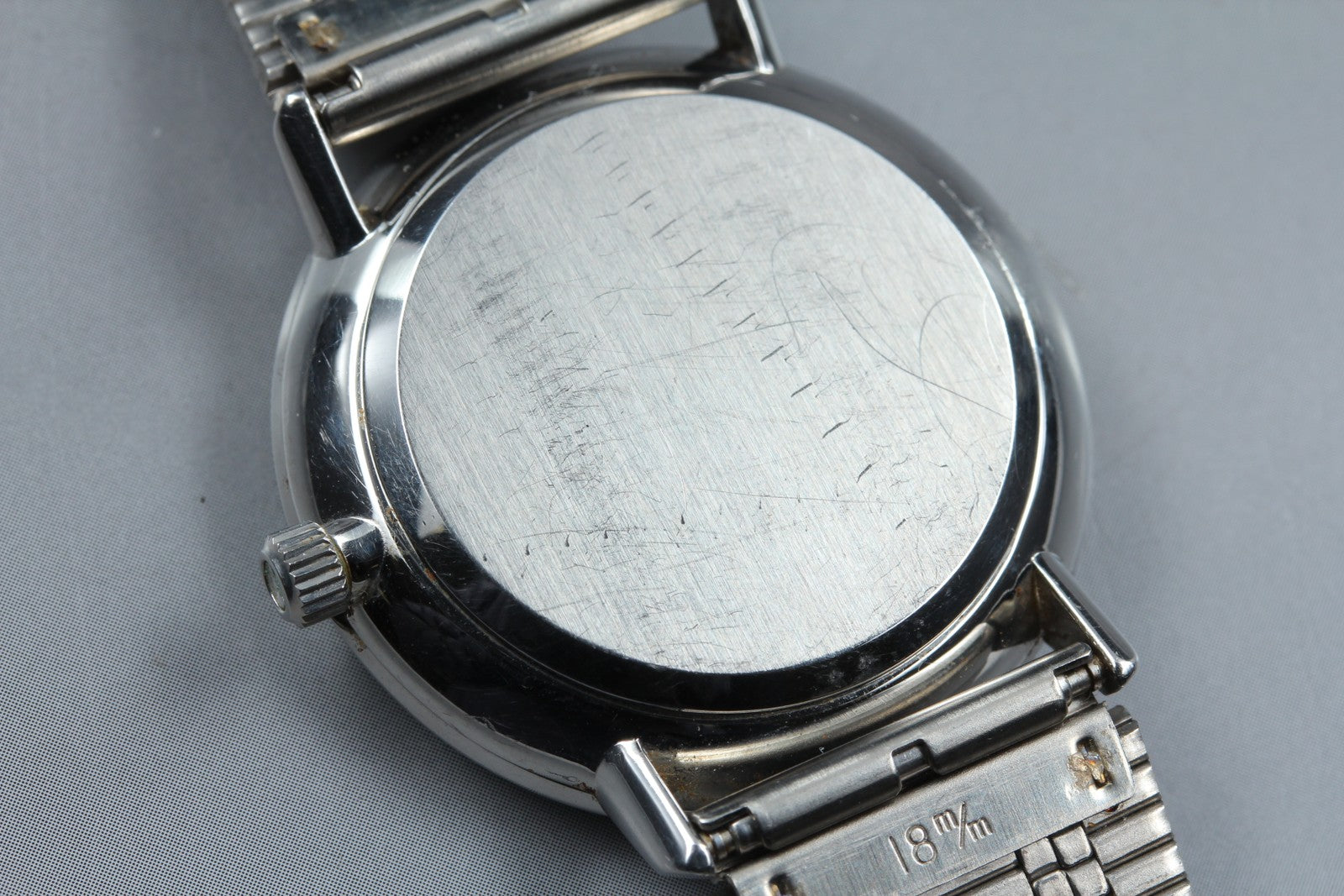 1977 Near MINT OMEGA De Ville 34mm 191.0044 Quartz Silver Dial Men's Vintage