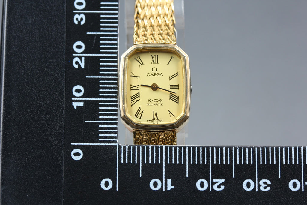 1980 Near MINT OMEGA De Ville 16mm 591.0115 Quartz Gold Roman Dial Women Vintage