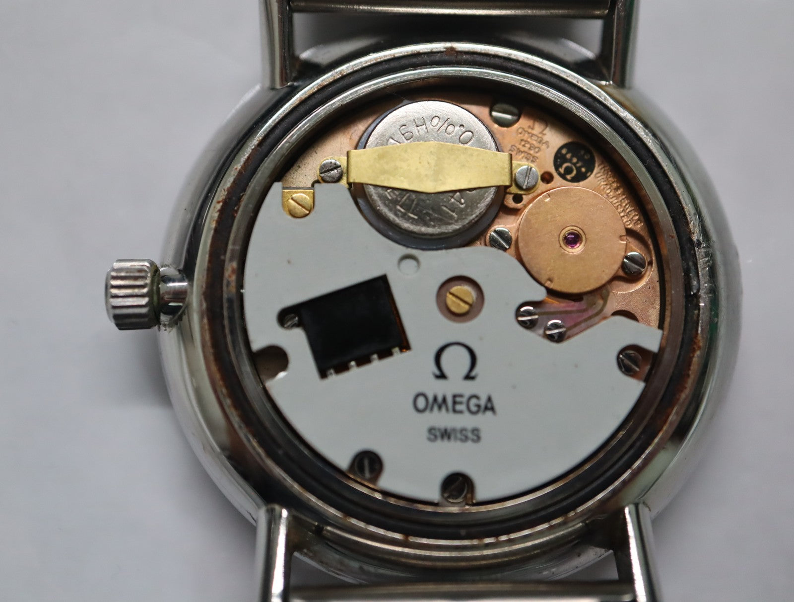 1977 Near MINT OMEGA De Ville 34mm 191.0044 Quartz Silver Dial Men's Vintage