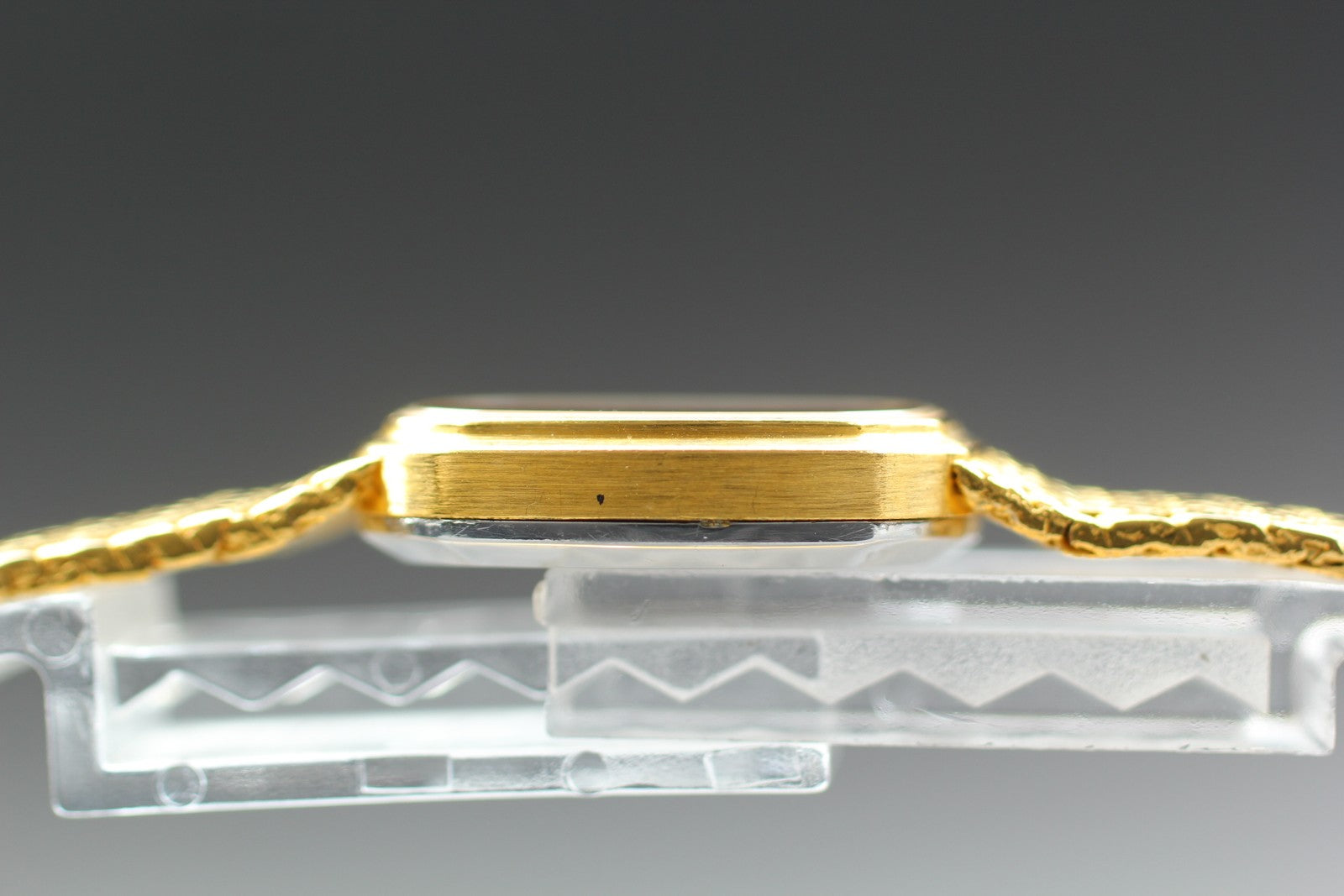 1980 Near MINT OMEGA De Ville 20mm 591.157 Quartz Gold Dial Women's Vintage