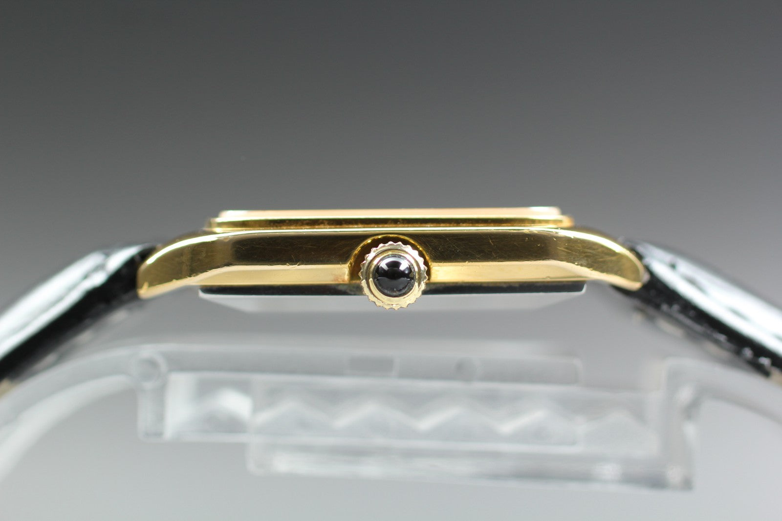 1976 Near MINT OMEGA De Ville 24mm 511.0502 Manual Gold Dial Women's Vintage