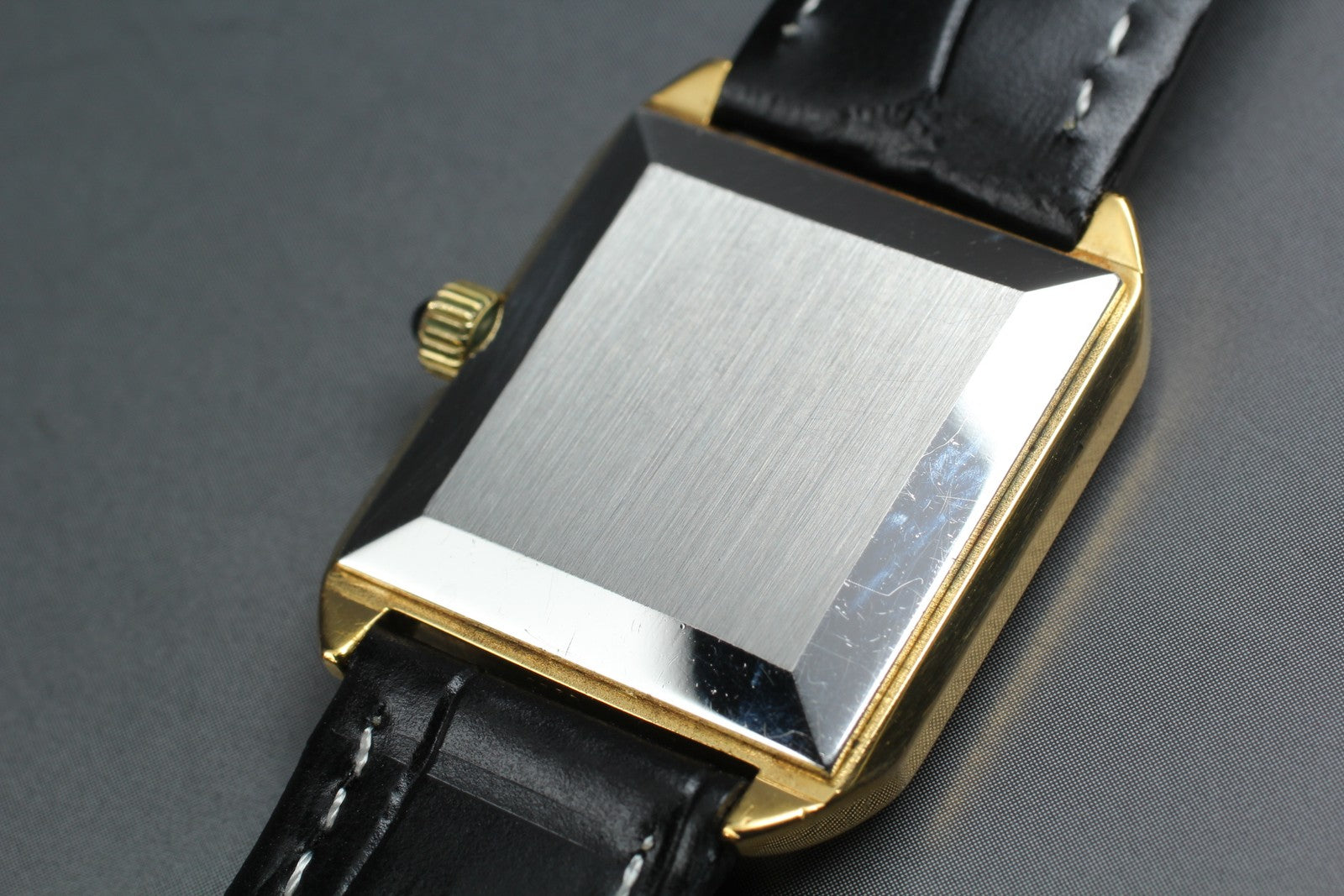 1976 Near MINT OMEGA De Ville 24mm 511.0502 Manual Gold Dial Women's Vintage