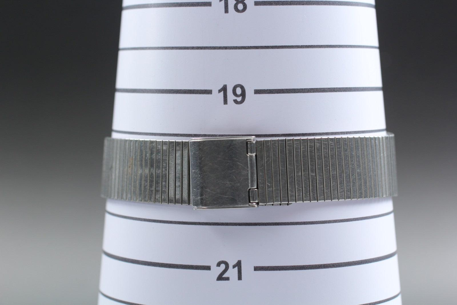 1976 Near MINT OMEGA Constellation 33mm 191.0032 Quartz Gray Dial Men's Vintage