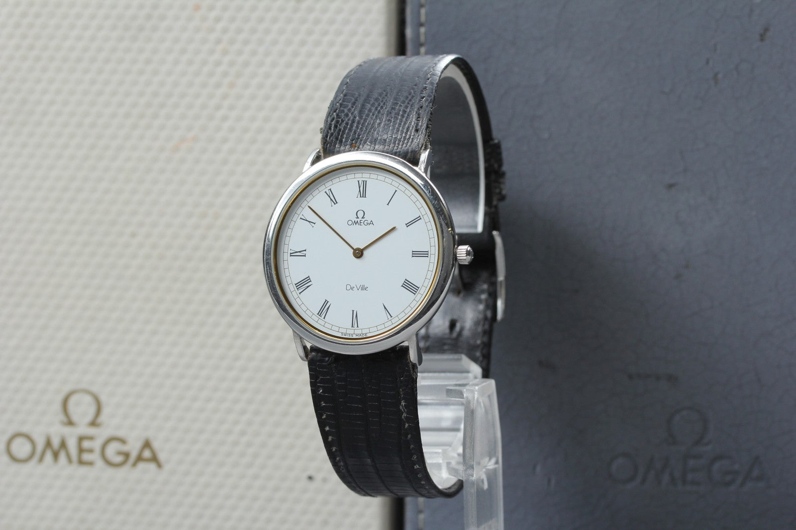 1987 Near MINT OMEGA De Ville 32mm 195.0075 Quartz White Roman Men's Vintage