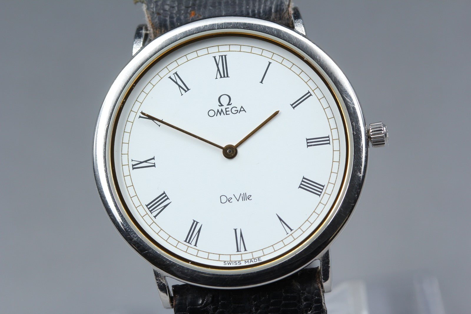 1987 Near MINT OMEGA De Ville 32mm 195.0075 Quartz White Roman Men's Vintage
