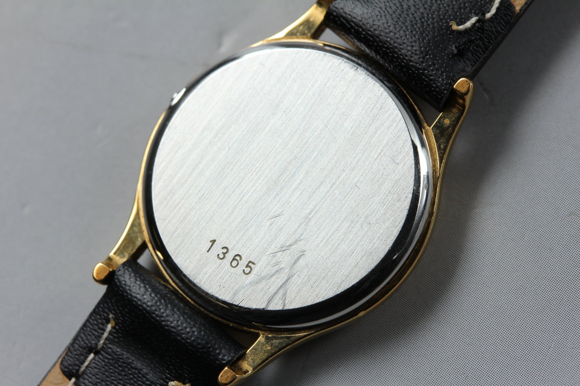 1981 Near MINT OMEGA De Ville 24mm 591.0094 Quartz Gold Dial Women's Vintage
