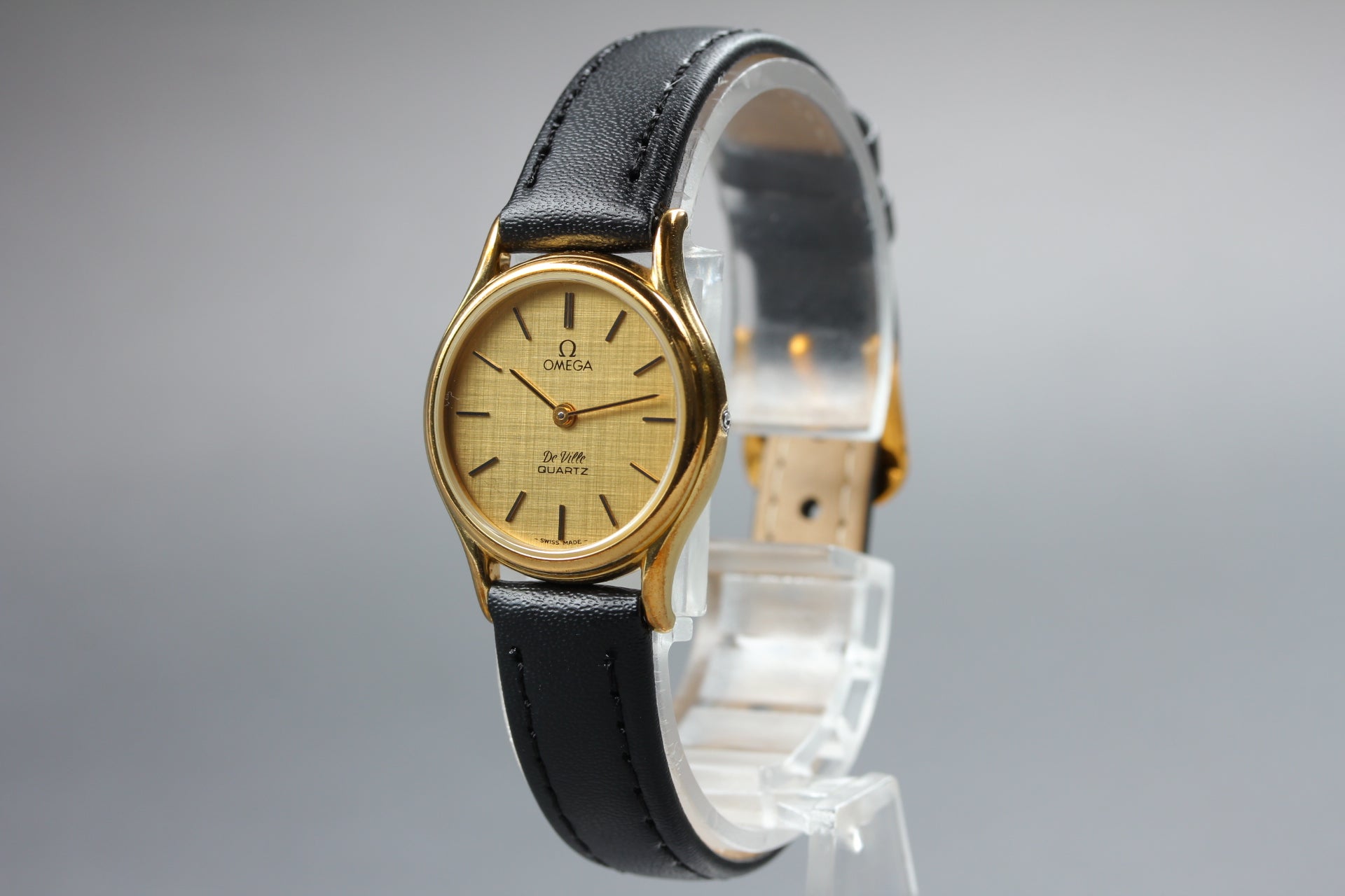 1981 Near MINT OMEGA De Ville 24mm 591.0094 Quartz Gold Dial Women's Vintage