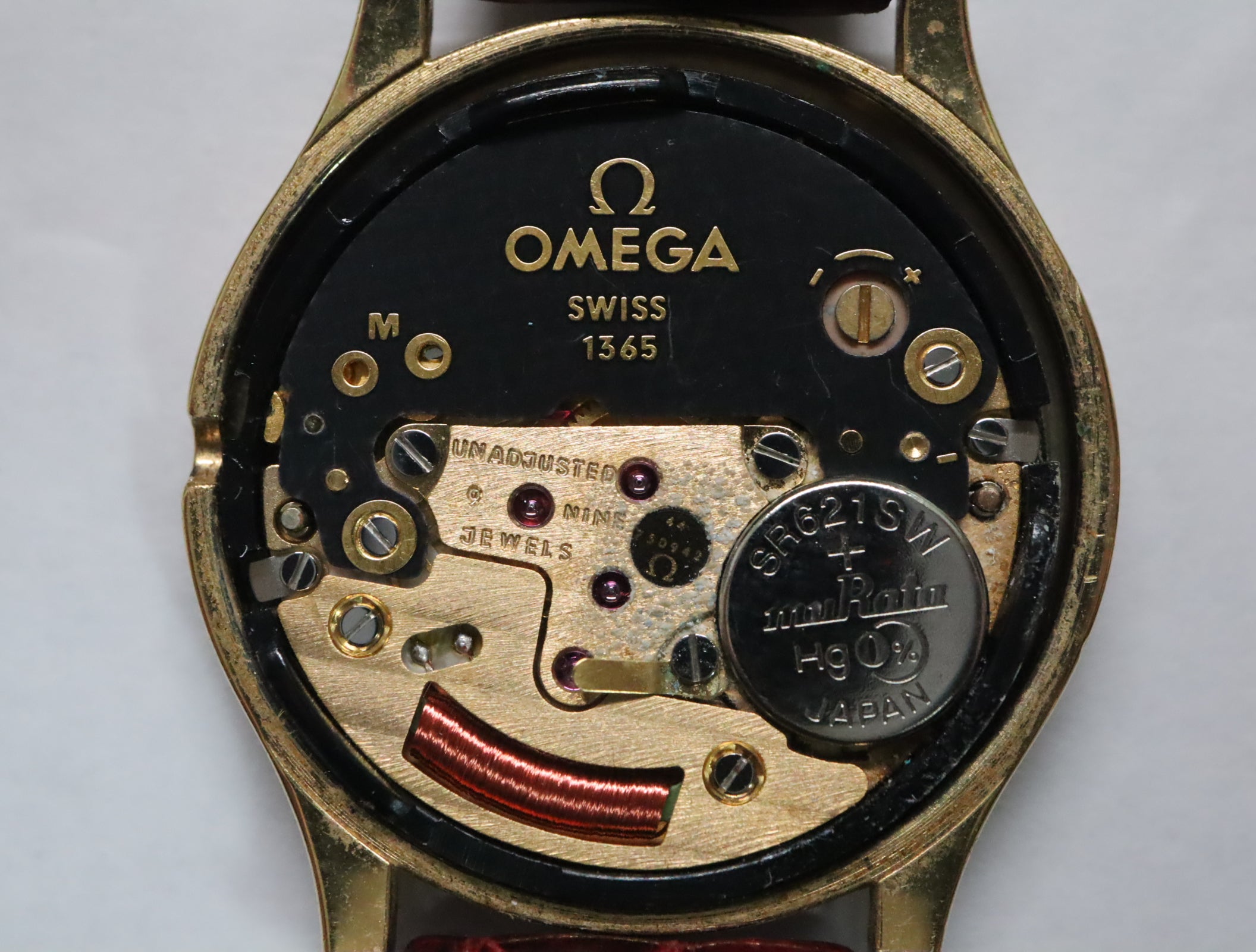 1981 Near MINT OMEGA De Ville 24mm 591.0094 Quartz Gold Dial Women's Vintage
