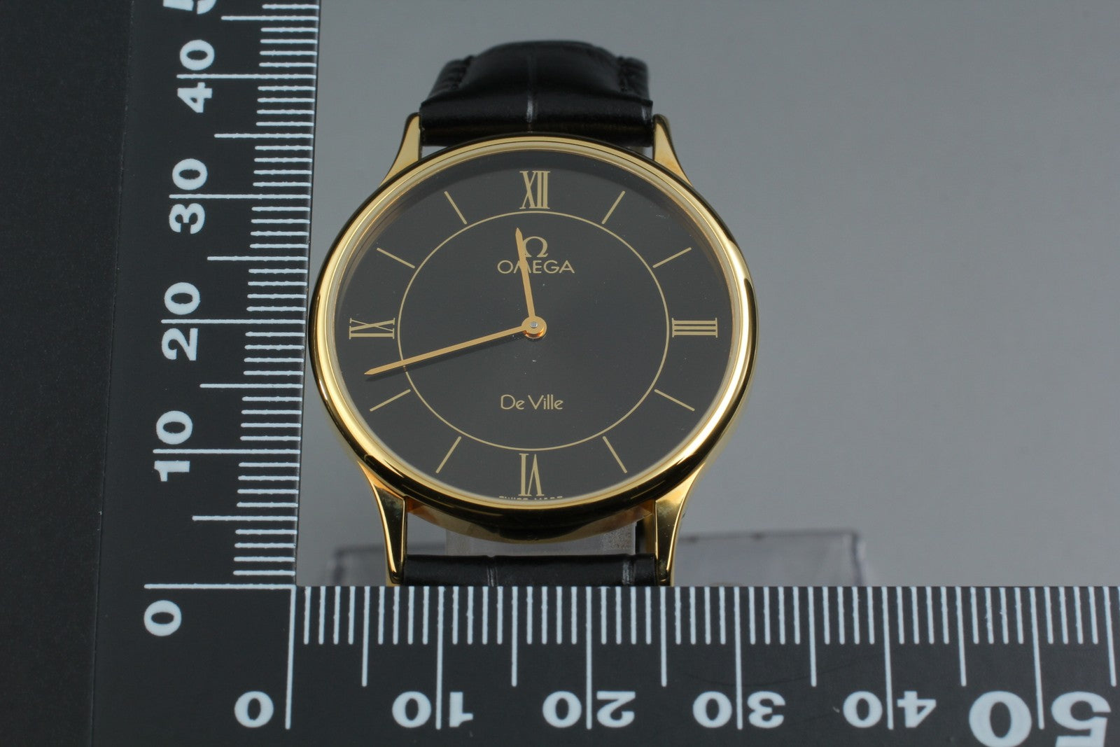 1982 Top MINT OMEGA De Ville 32mm 191.0130.1 Quartz Black Roman Men's Vintage
