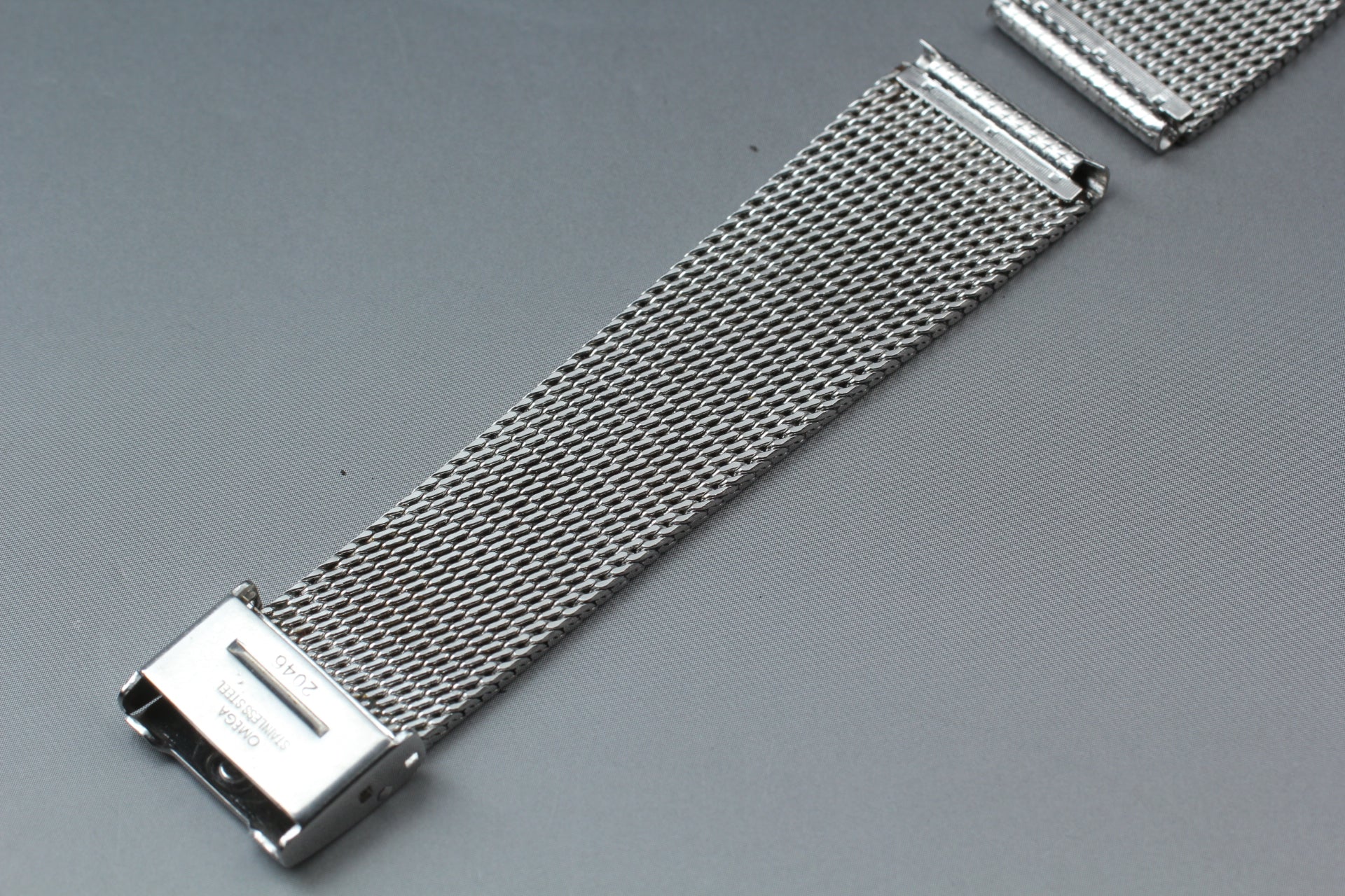 Near MINT OMEGA Milanese/Mesh Band 2046 19mm Stainless Bracelet Men's Vintage