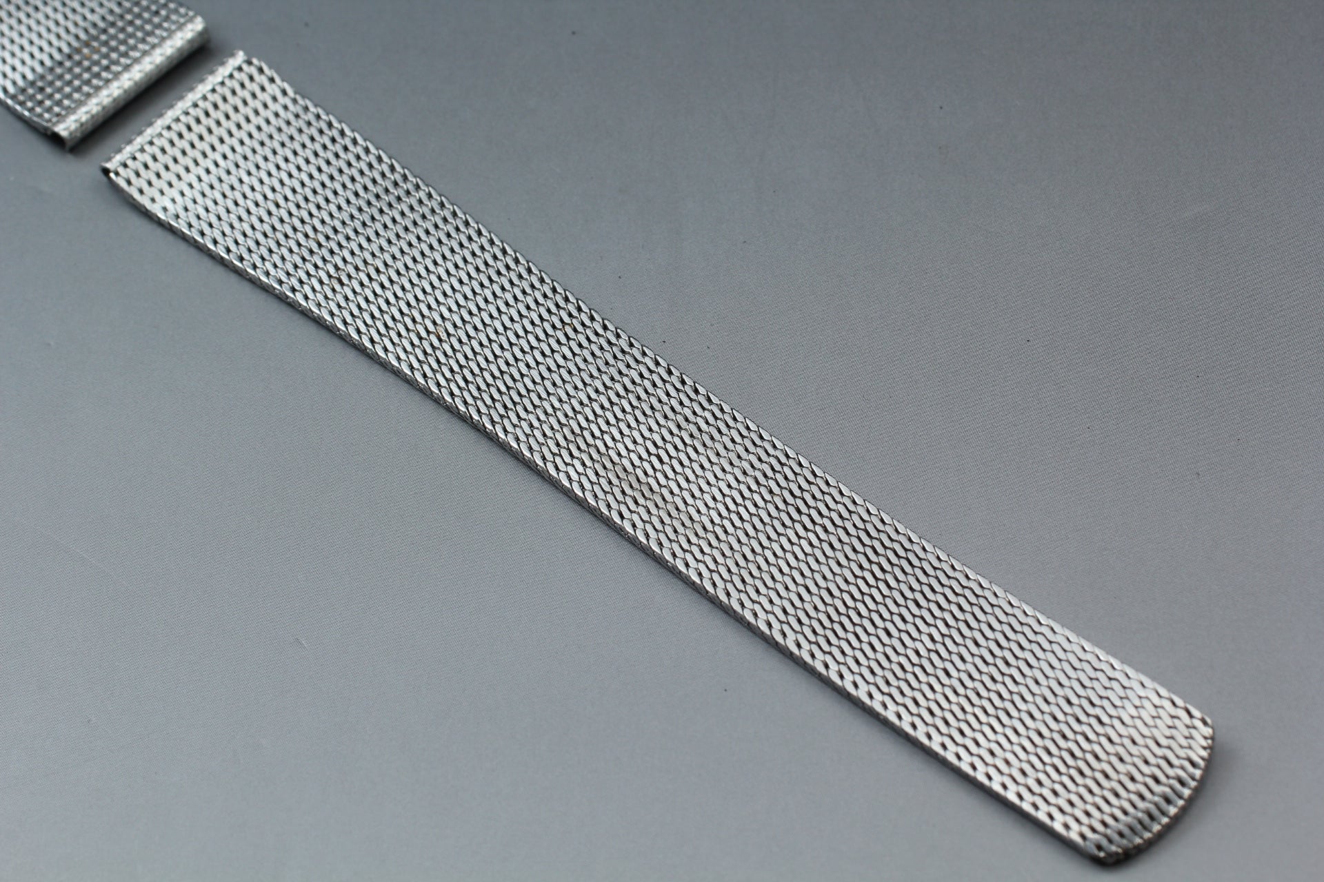 Near MINT OMEGA Milanese/Mesh Band 2046 19mm Stainless Bracelet Men's Vintage