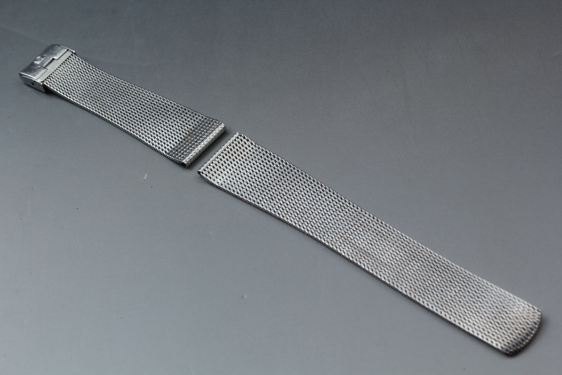 Near MINT OMEGA Milanese/Mesh Band 2046 19mm Stainless Bracelet Men's Vintage