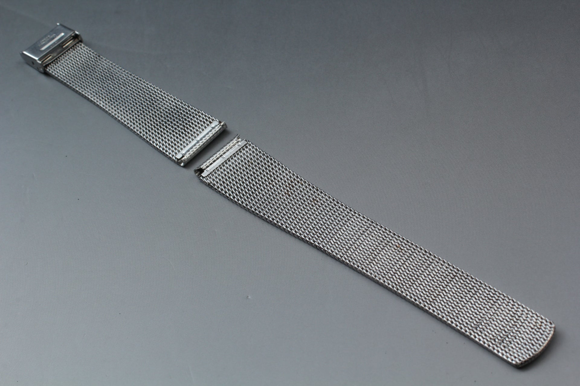 Near MINT OMEGA Milanese/Mesh Band 2046 19mm Stainless Bracelet Men's Vintage