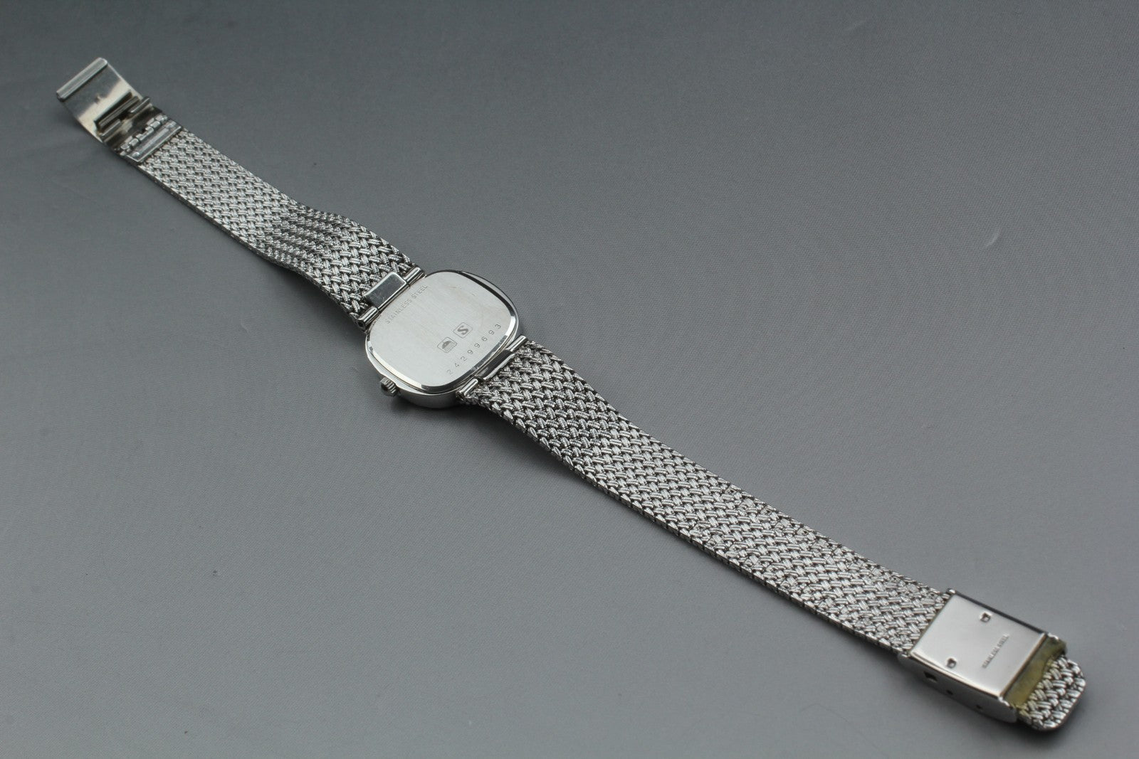Near MINT LONGINES 961 3267 21mm Quartz L961.2 Silver Dial Women's Vintage Watch