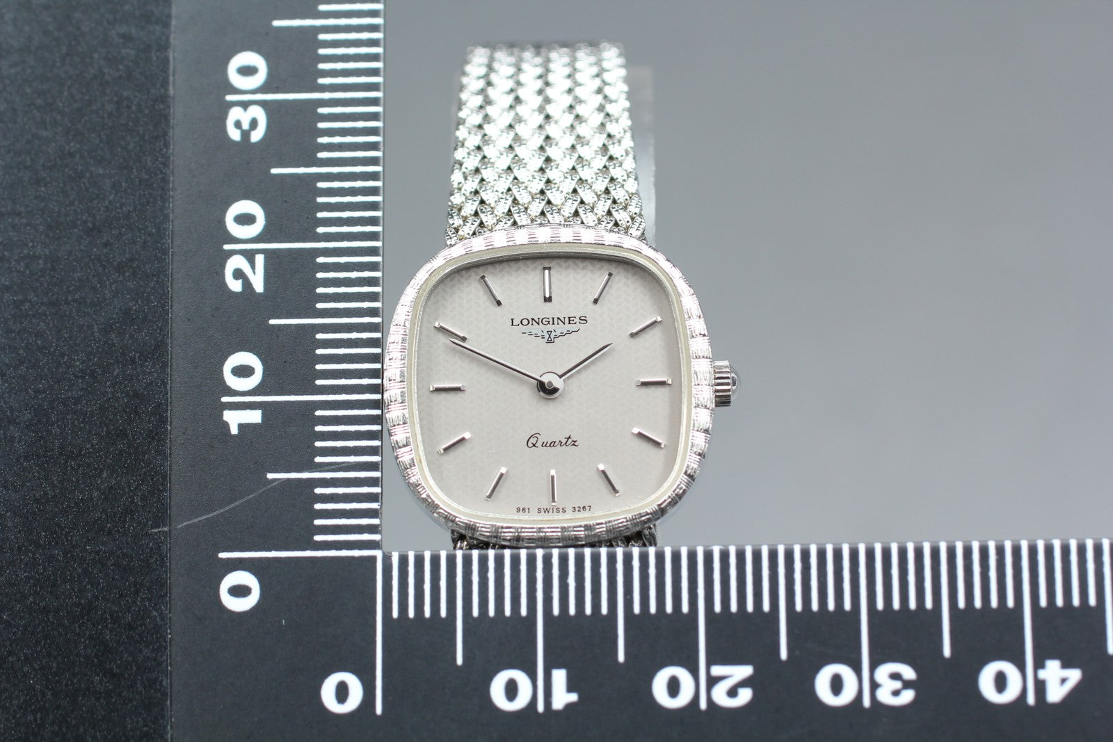 Near MINT LONGINES 961 3267 21mm Quartz L961.2 Silver Dial Women's Vintage Watch