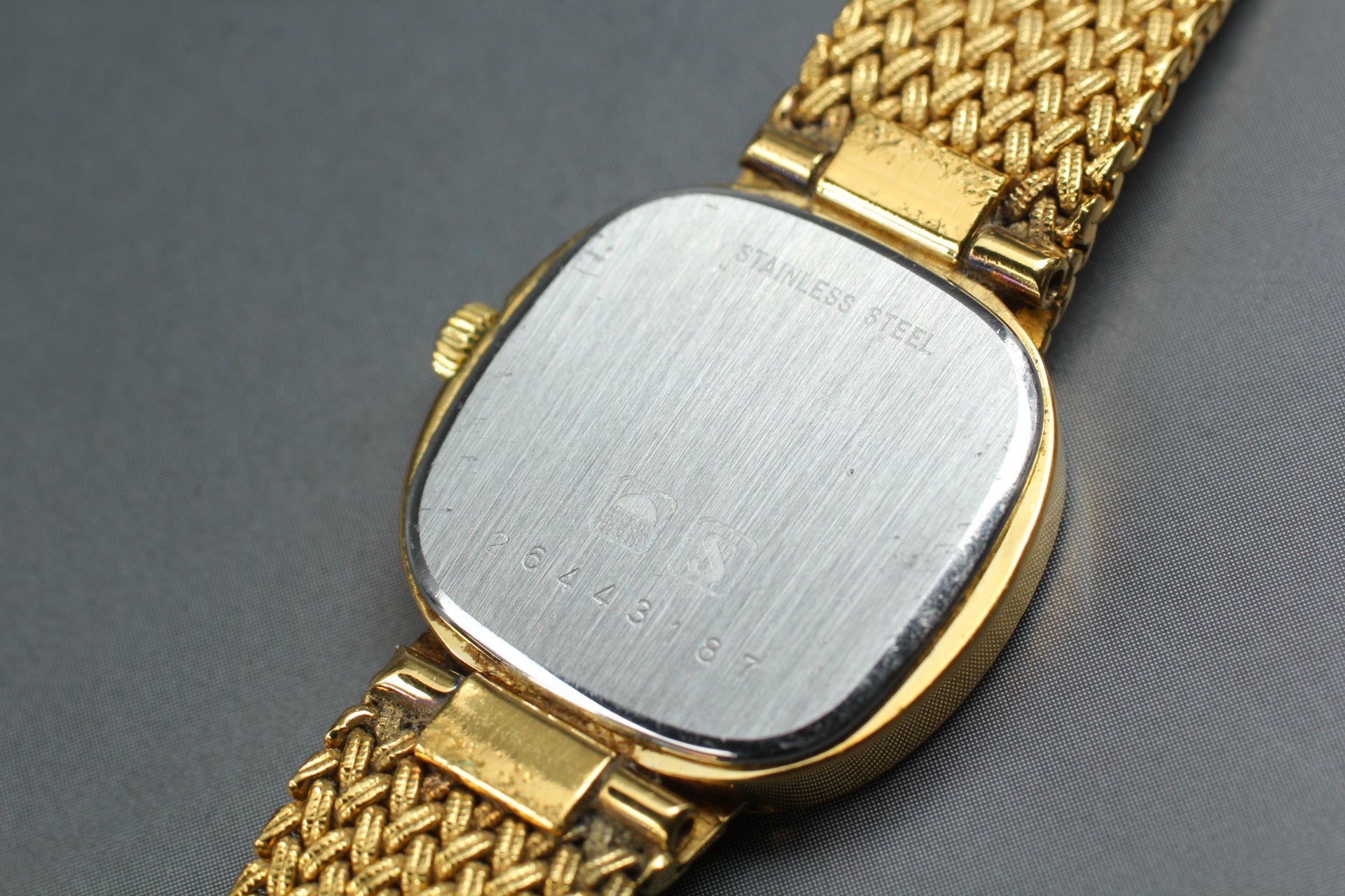 Near MINT Longines 153 3404 21mm Quartz L.153.4 Gold Dial Women's Vintage Watch