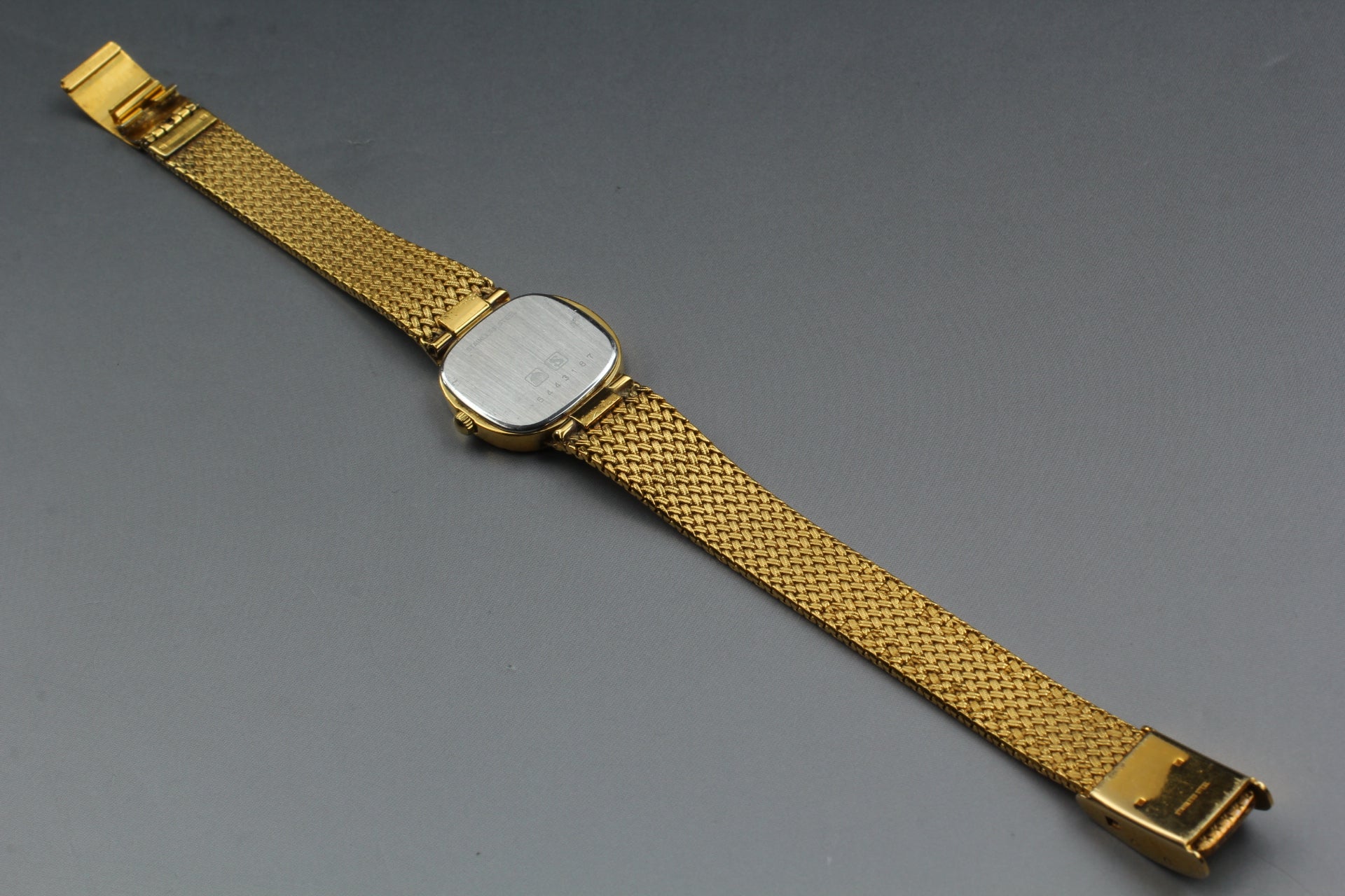 Near MINT Longines 153 3404 21mm Quartz L.153.4 Gold Dial Women's Vintage Watch
