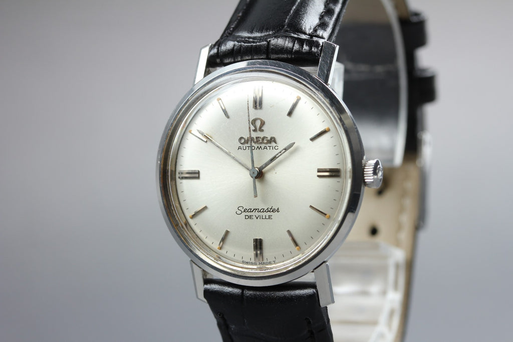 Near MINT OMEGA Seamaster De Ville 32mm Automatic Silver Dial Men's Vintage