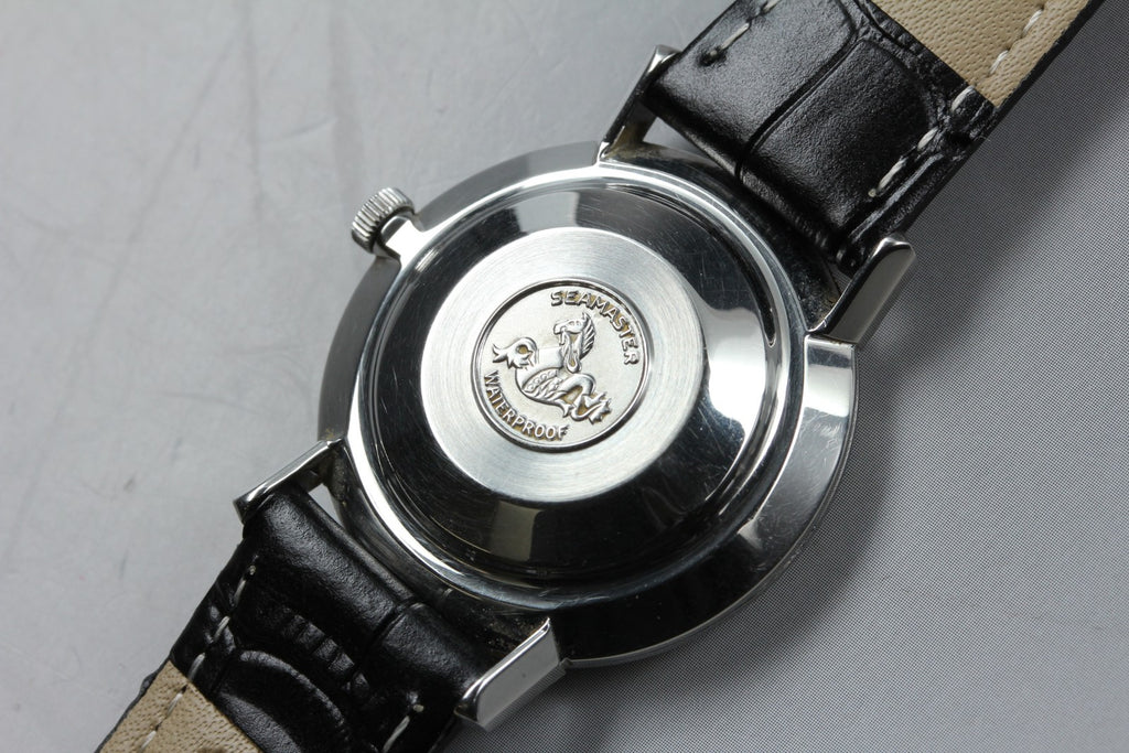 Near MINT OMEGA Seamaster De Ville 32mm Automatic Silver Dial Men's Vintage
