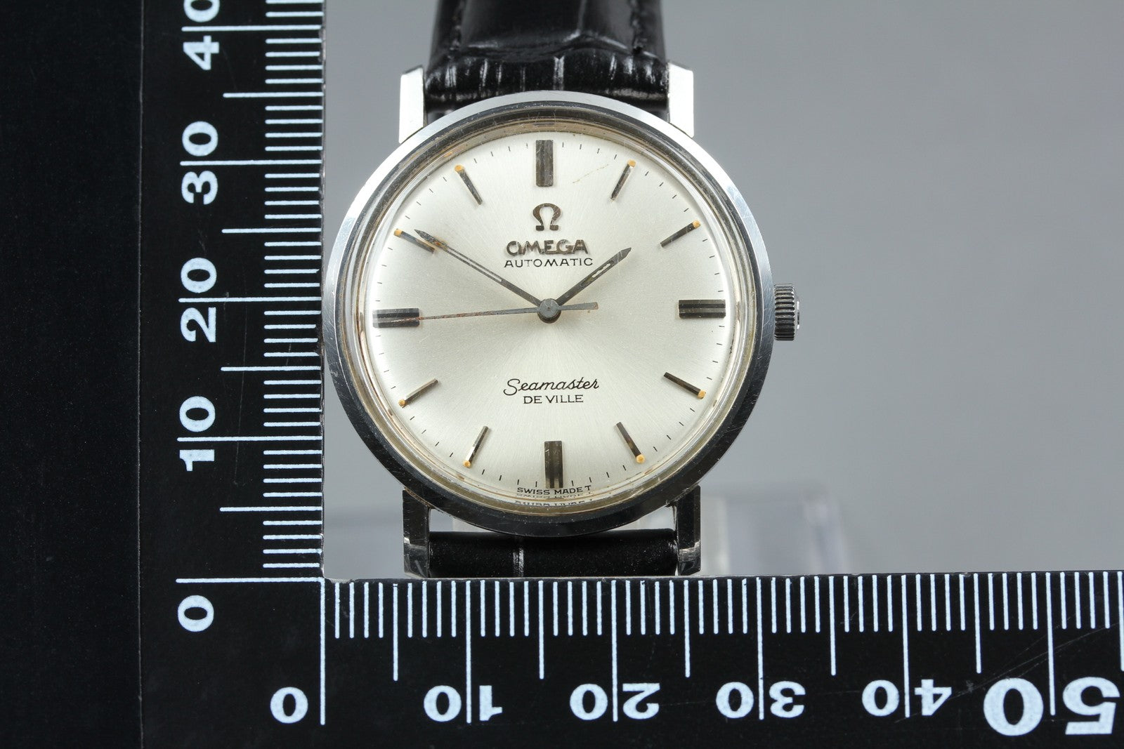 Near MINT OMEGA Seamaster De Ville 32mm Automatic Silver Dial Men's Vintage