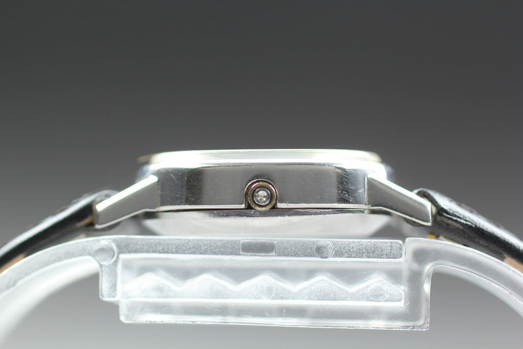 Near MINT OMEGA De Ville 18mm 591.0013 Quartz Silver Dial Women's Watch Vintage
