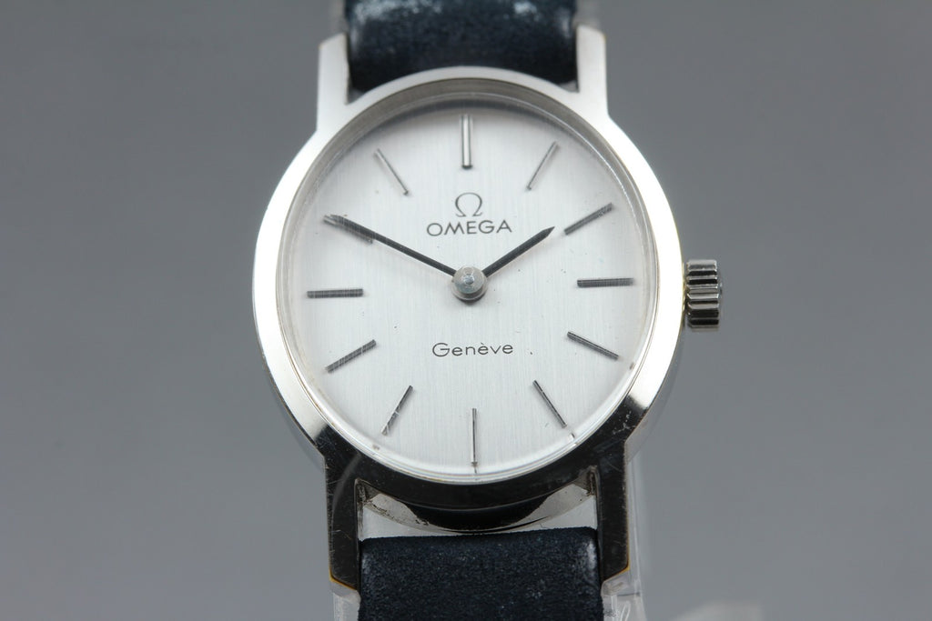 1971 Near MINT OMEGA Geneve 21mm 511.0411 Manual Silver Dial Women's Vintage