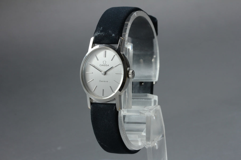 1971 Near MINT OMEGA Geneve 21mm 511.0411 Manual Silver Dial Women's Vintage
