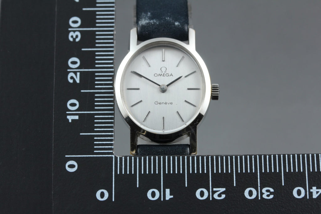 1971 Near MINT OMEGA Geneve 21mm 511.0411 Manual Silver Dial Women's Vintage