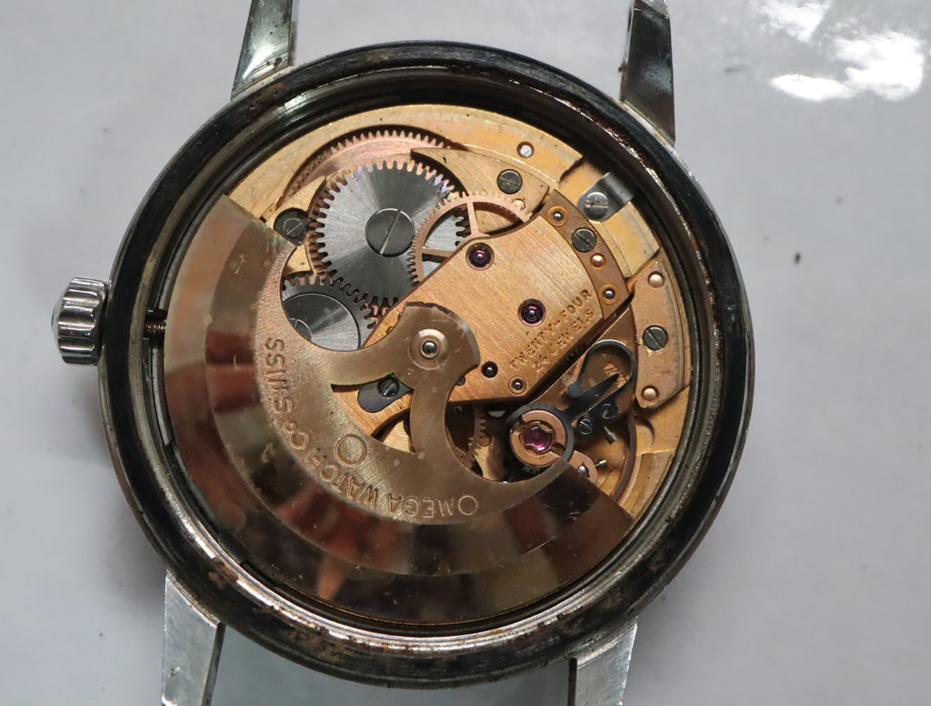 1969 Near MINT OMEGA Geneve 34mm 166.037 Automatic Silver Dial Men's Vintage