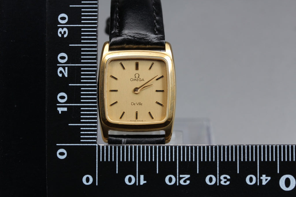 1983 Near MINT OMEGA De Ville 19mm 591.0230 Quartz Gold Dial Women's Vintage