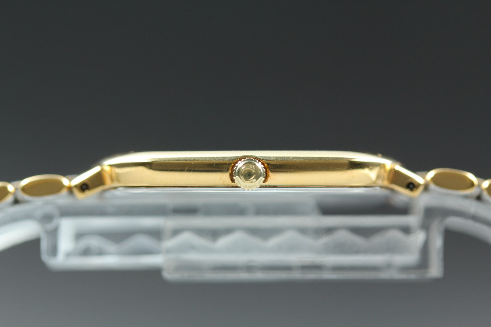 1988 Near MINT OMEGA De Ville 30mm 395.0877.2 Quartz Gold Dial Men's Vintage