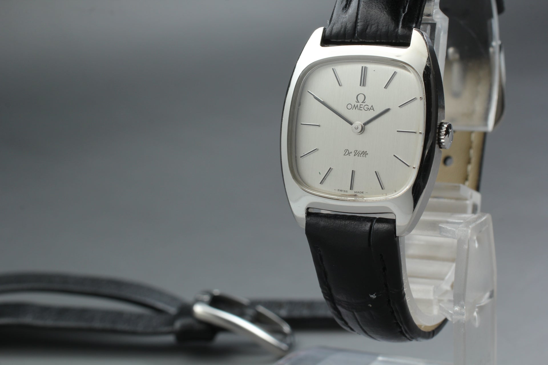 1979 Near MINT OMEGA De Ville 25mm 511.0531 Manual Silver Dial Women's Vintage