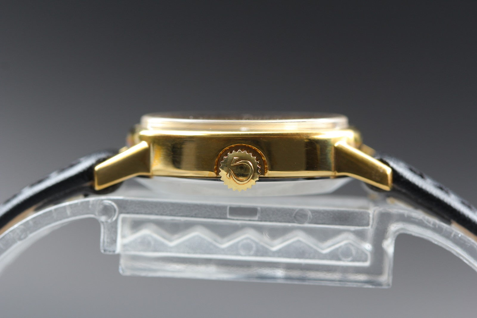 1979 Near MINT OMEGA De Ville 18mm 511.0553 Manual Gold Dial Women's Vintage
