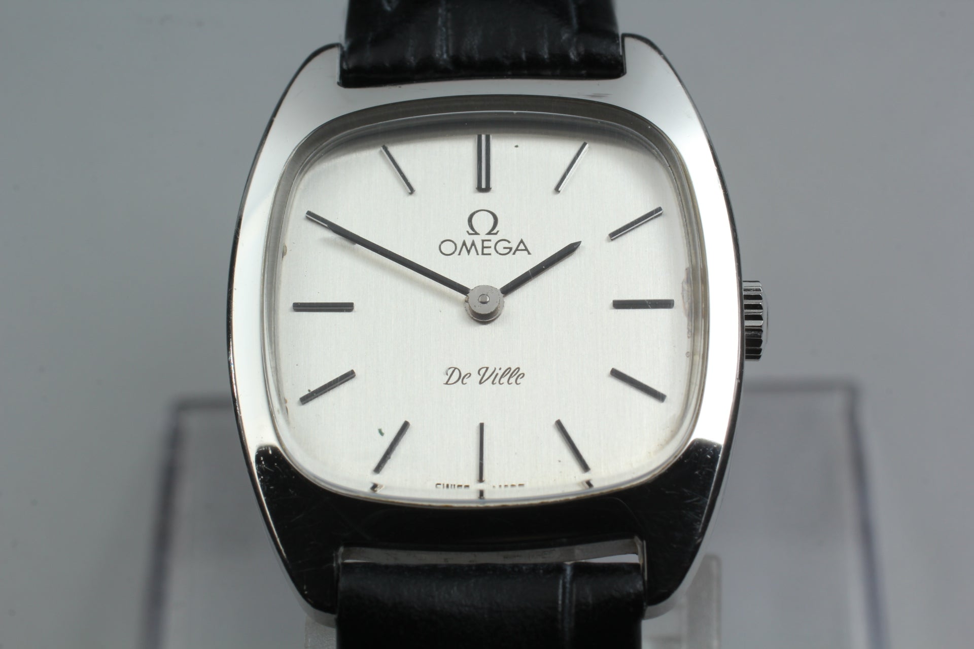 1979 Near MINT OMEGA De Ville 25mm 511.0531 Manual Silver Dial Women's Vintage